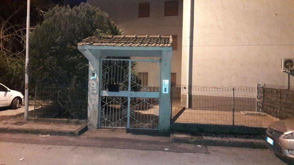 Отель Il Centro Short Lets Valguarnera Caropepe Экстерьер фото